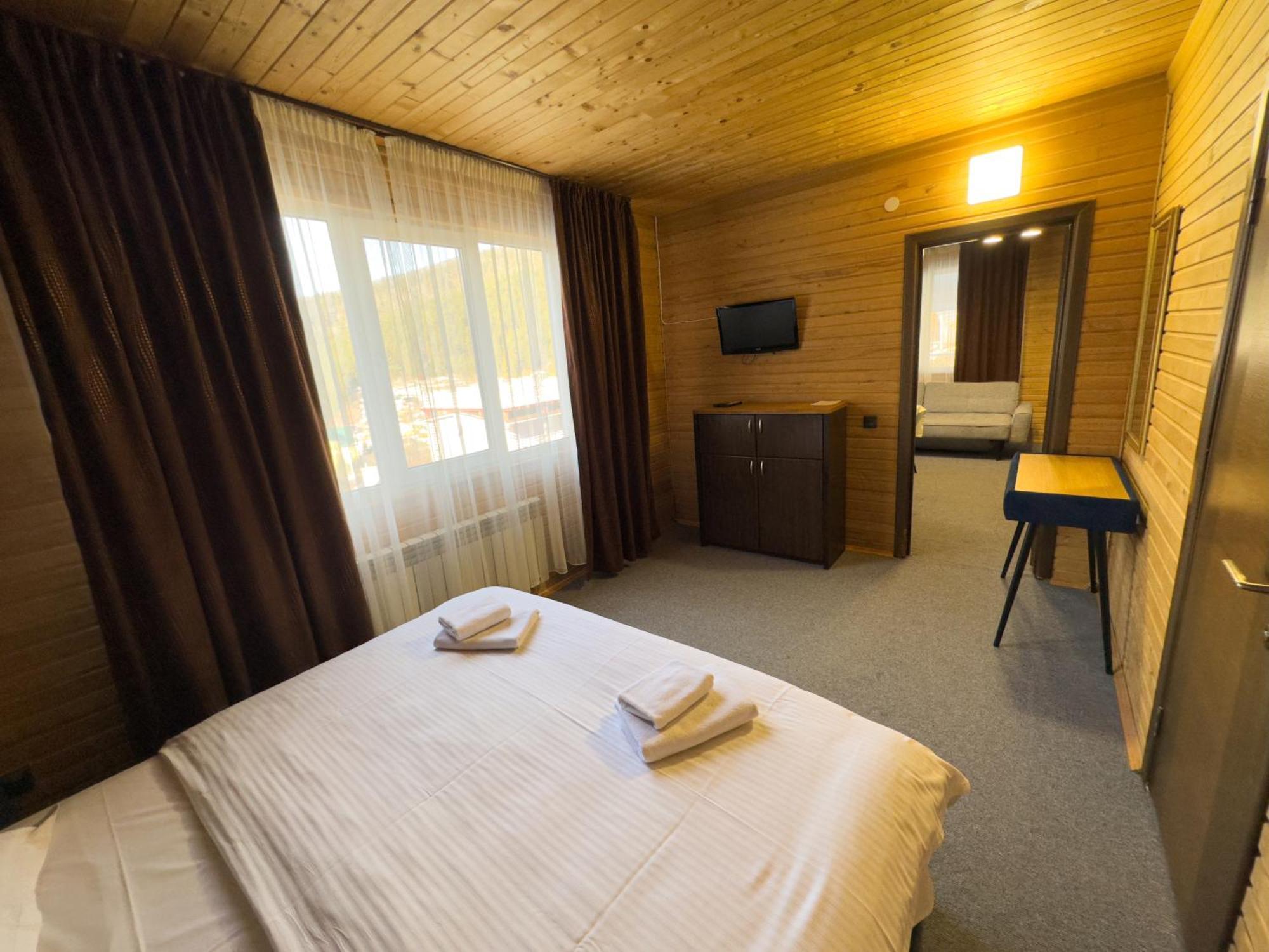 Wellland Hotel Yaremtche Extérieur photo